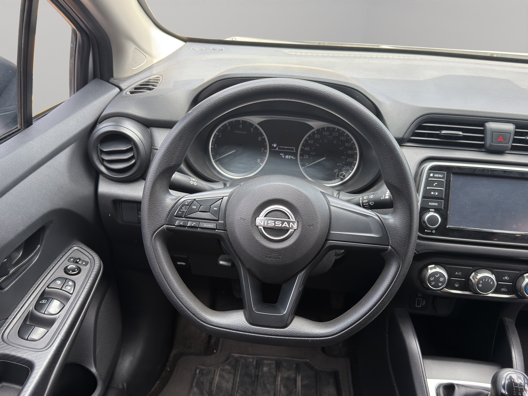 Nissan Versa 4 pts. Sense, TM5, a/ac., R-15 2024