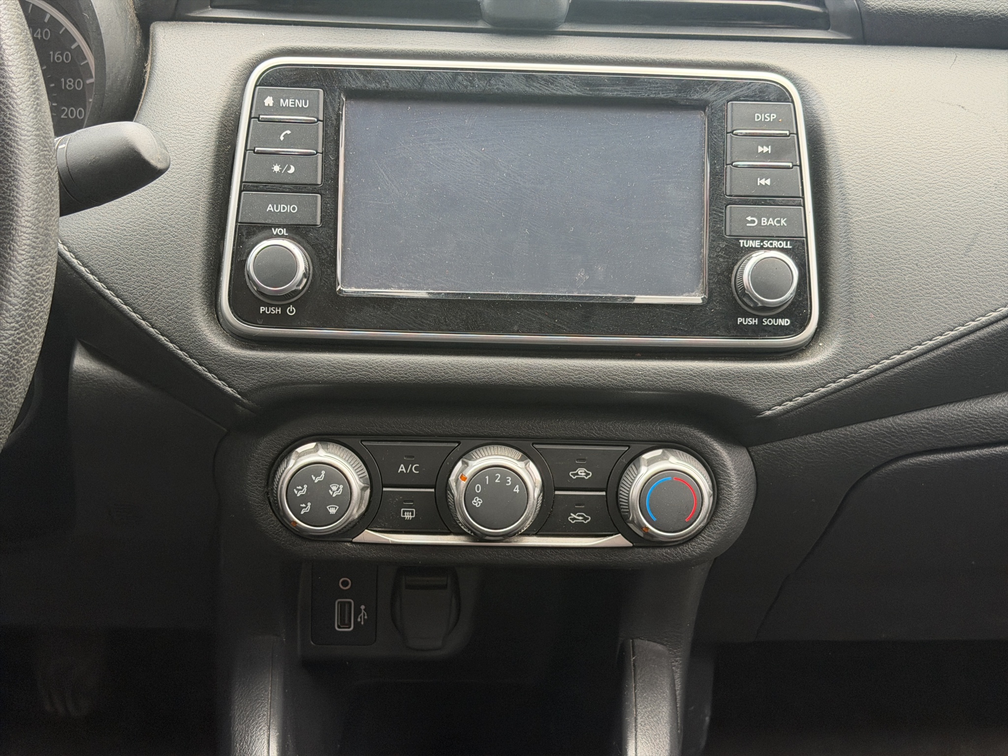 Nissan Versa 4 pts. Sense, TM5, a/ac., R-15 2024