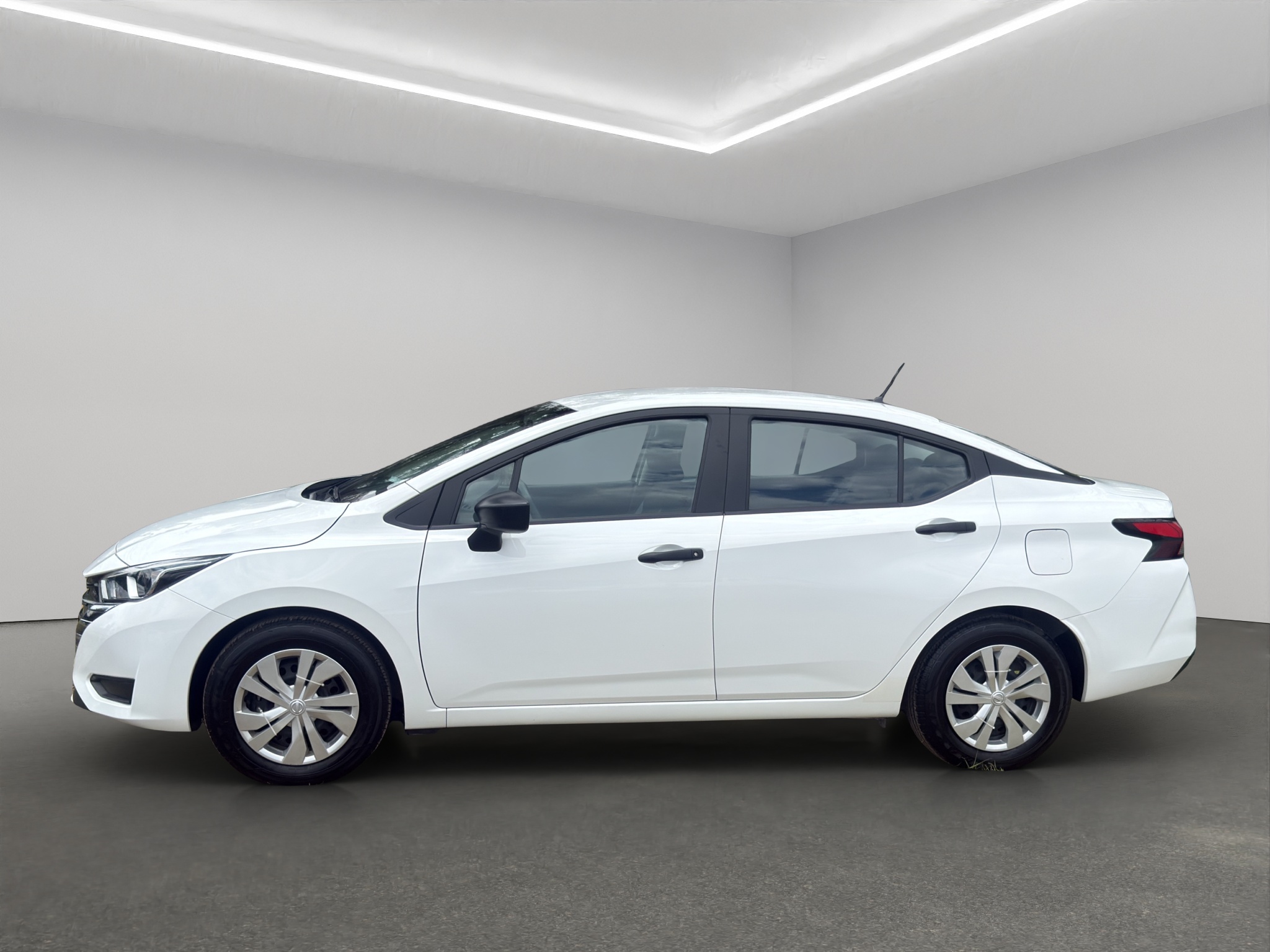 Nissan Versa 4 pts. Sense, TM5, a/ac., R-15 (línea anterior) 2025