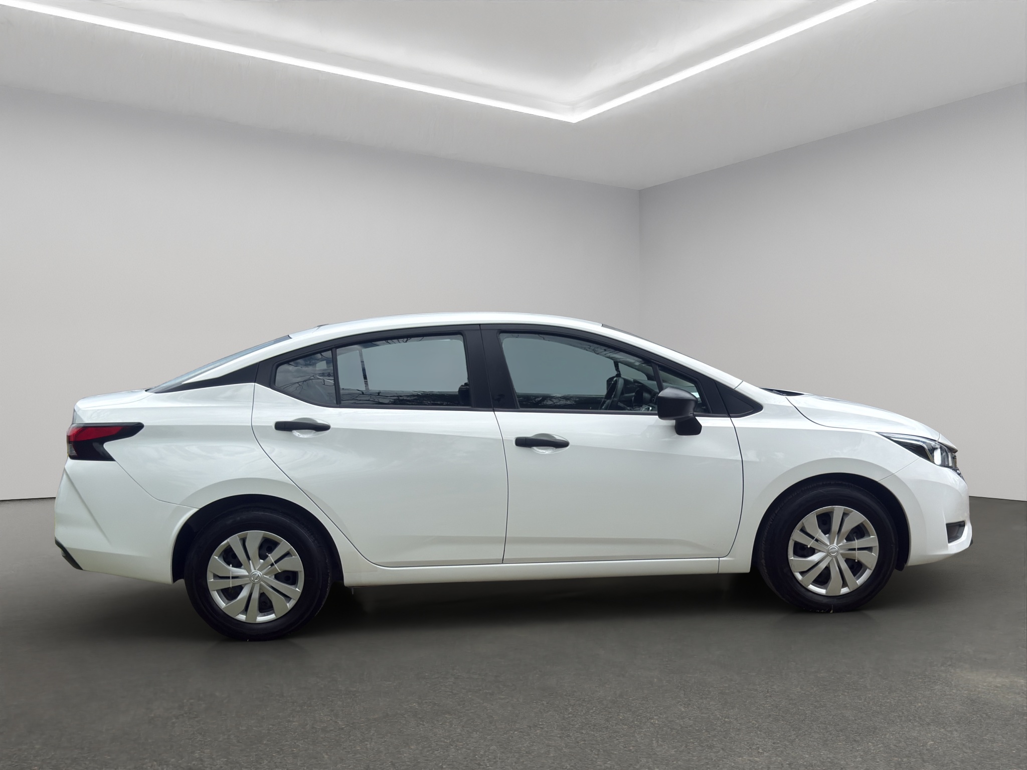 Nissan Versa 4 pts. Sense, TM5, a/ac., R-15 (línea anterior) 2025