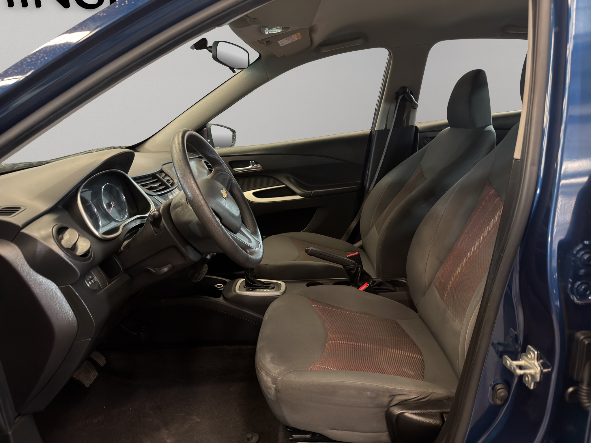 Chevrolet Aveo 4 pts. LS, TM5, a/ac., R-14 (línea anterior) 2023