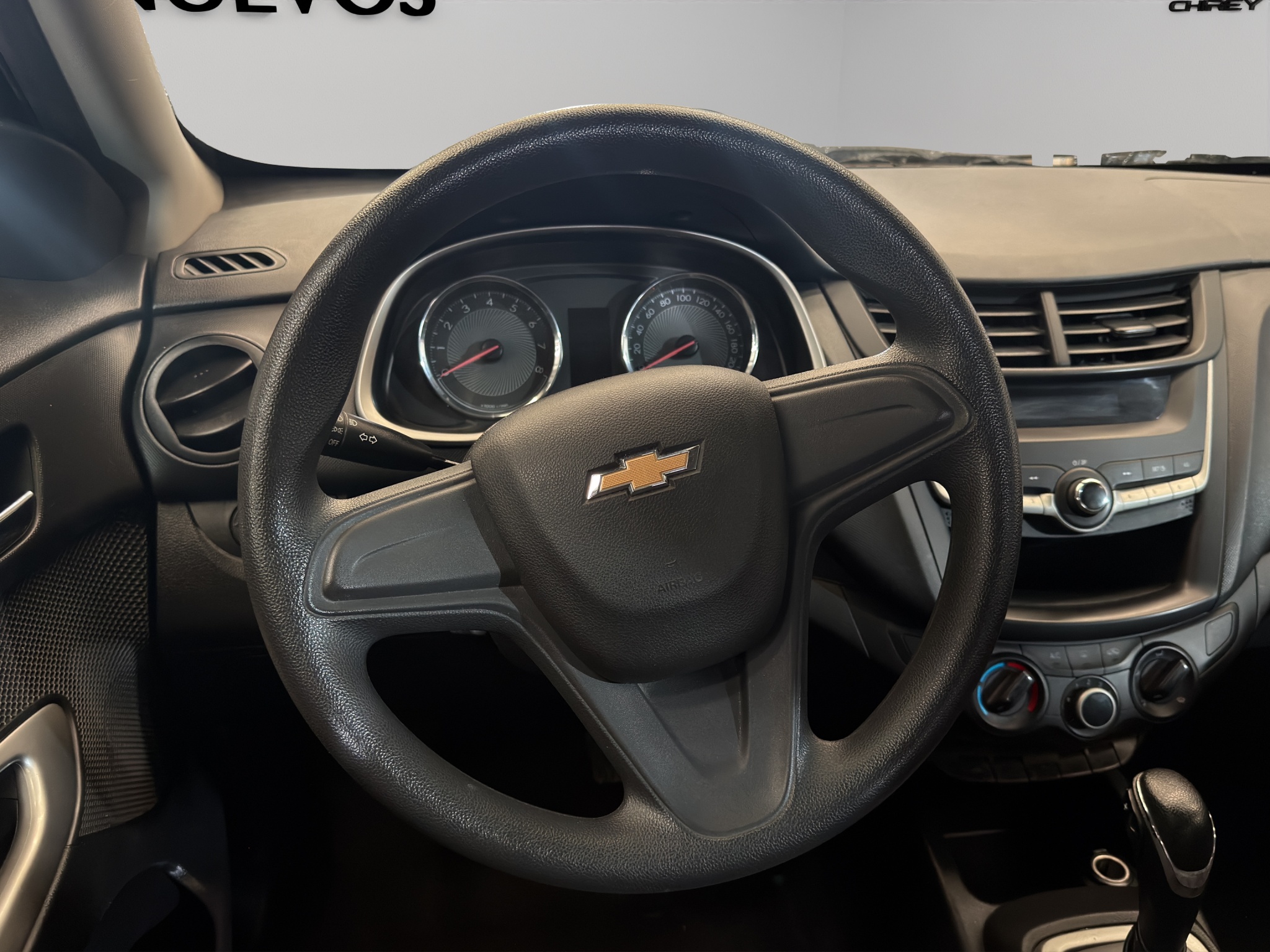 Chevrolet Aveo 4 pts. LS, TM5, a/ac., R-14 (línea anterior) 2023