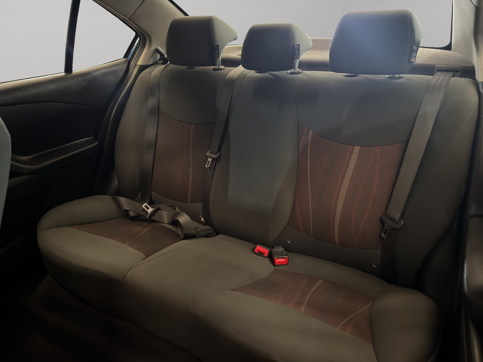 Chevrolet Aveo 4 pts. LS, TM5, a/ac., R-14 (línea anterior) 2023