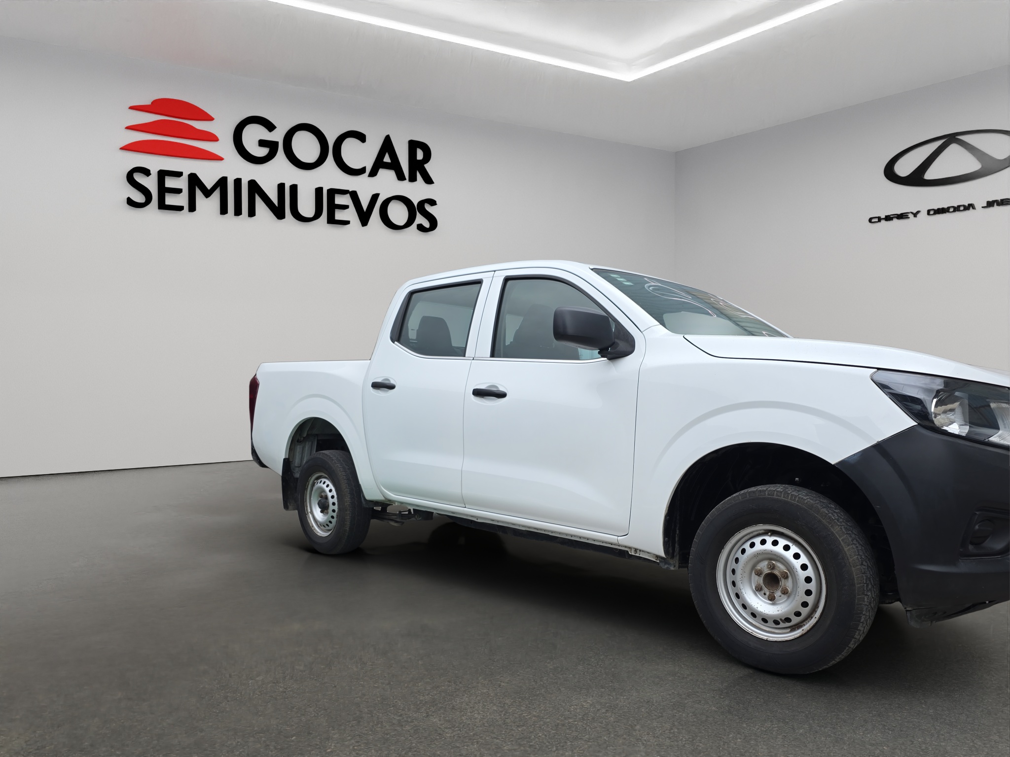 Nissan   Np300 2020