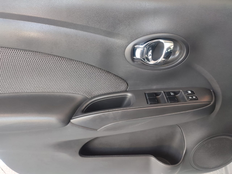Nissan Versa 4 pts. Advance, TM5, a/ac., VE, f. niebla, RA-15 (cambio de línea) 2015