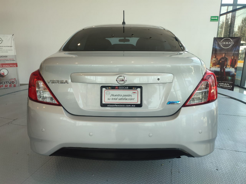 Nissan Versa 4 pts. Advance, TM5, a/ac., VE, f. niebla, RA-15 (cambio de línea) 2015