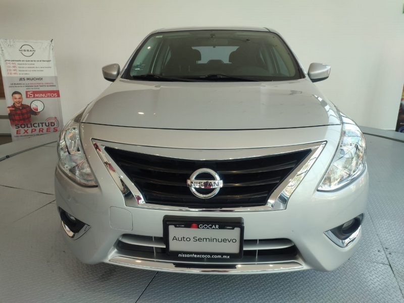 Nissan Versa 4 pts. Advance, TM5, a/ac., VE, f. niebla, RA-15 (cambio de línea) 2015