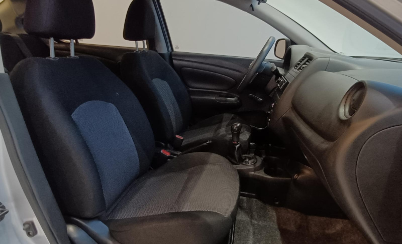 Nissan Versa 4 pts. Drive, TM5, a/ac., ABS 2018