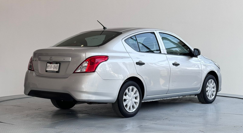 Nissan Versa 4 pts. Drive, TM5, a/ac., ABS 2018