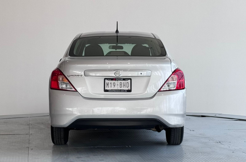 Nissan Versa 4 pts. Drive, TM5, a/ac., ABS 2018