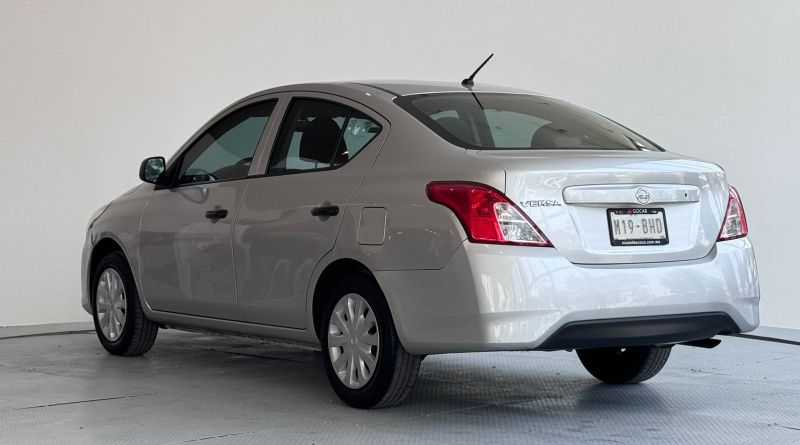 Nissan Versa 4 pts. Drive, TM5, a/ac., ABS 2018