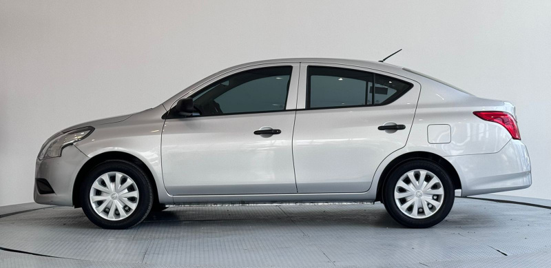 Nissan Versa 4 pts. Drive, TM5, a/ac., ABS 2018