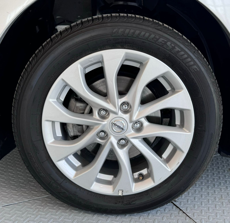 Nissan Sentra 4 pts. Advance, TM6, a/ac., f. niebla, RA-16 (línea anterior) 2019