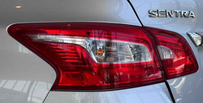 Nissan Sentra 4 pts. Advance, TM6, a/ac., f. niebla, RA-16 (línea anterior) 2019