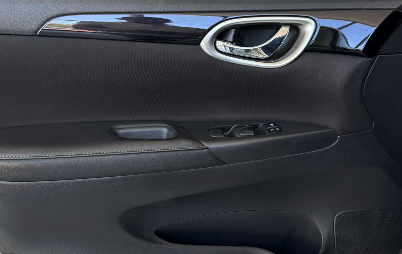Nissan Sentra 4 pts. Advance, TM6, a/ac., f. niebla, RA-16 (línea anterior) 2019