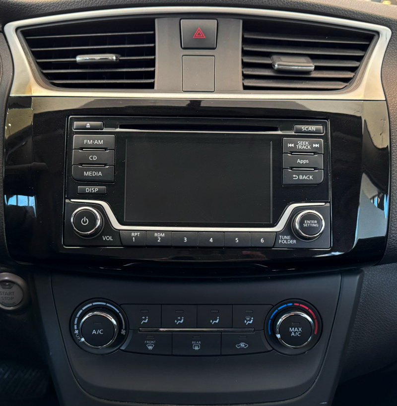 Nissan Sentra 4 pts. Advance, TM6, a/ac., f. niebla, RA-16 (línea anterior) 2019