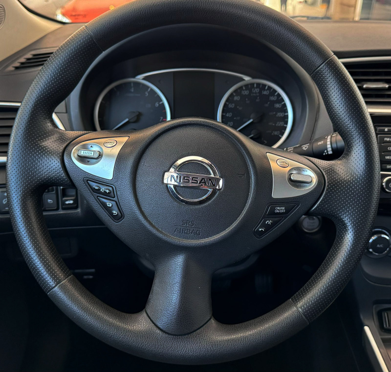 Nissan Sentra 4 pts. Advance, TM6, a/ac., f. niebla, RA-16 (línea anterior) 2019
