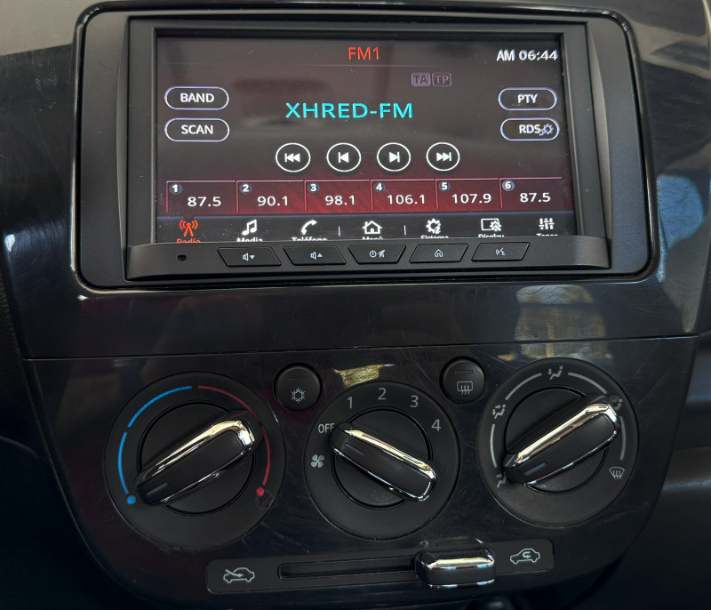 Dodge Attitude 4 pts. SXT, 1.2l, TM5, a/ac., VE, f. niebla, RA-15 2019