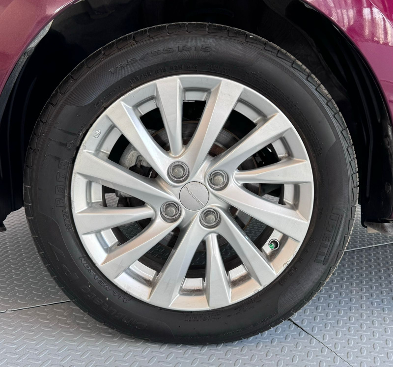 Dodge Attitude 4 pts. SXT, 1.2l, TM5, a/ac., VE, f. niebla, RA-15 2019