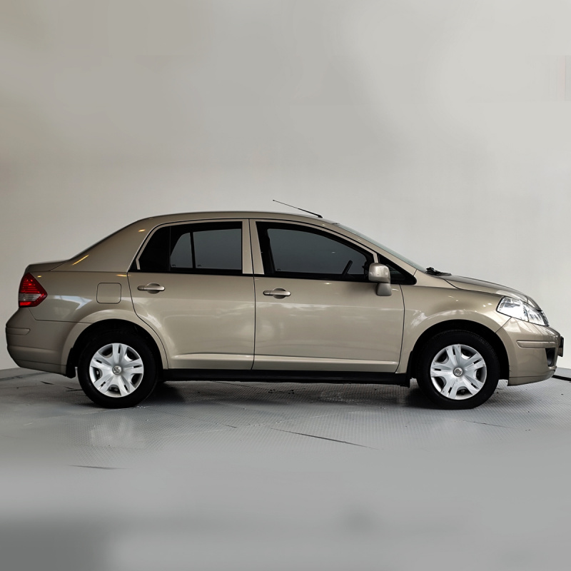 Nissan Tiida 4 pts. Sense, TM6, a/ac., CD, R-15 2018
