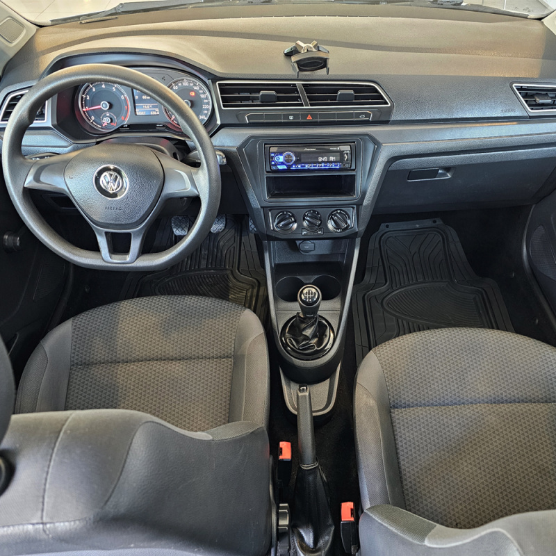 Volkswagen Gol 4 pts. Trendline, TM5, a/ac., R-14 (línea anterior) 2018