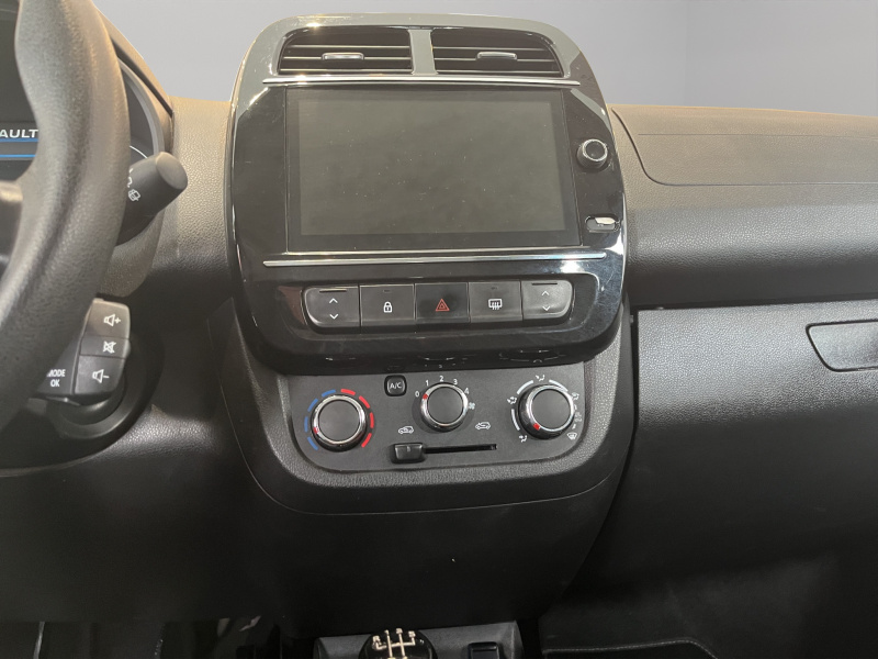 Renault Kwid 5 pts. HB Iconic, TM5, a/ac., pantalla touch 8 2024