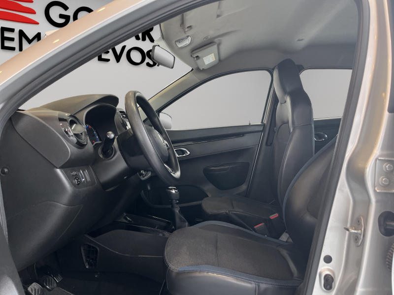 Renault Kwid 5 pts. HB Iconic, TM5, a/ac., pantalla touch 8 2024