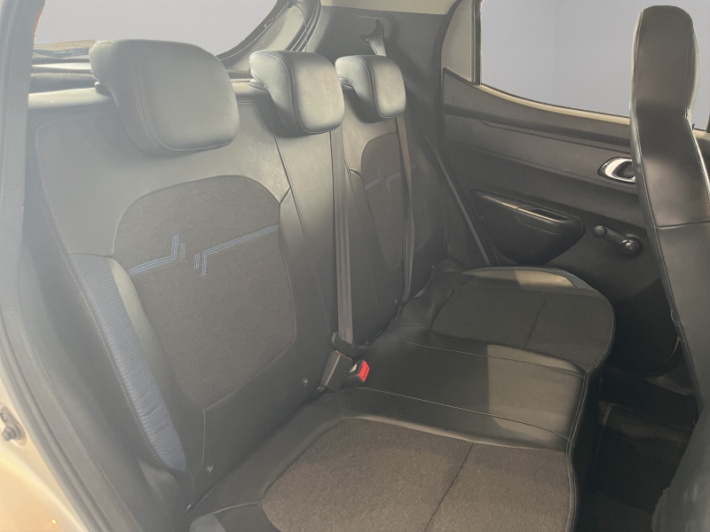 Renault Kwid 5 pts. HB Iconic, TM5, a/ac., pantalla touch 8 2024