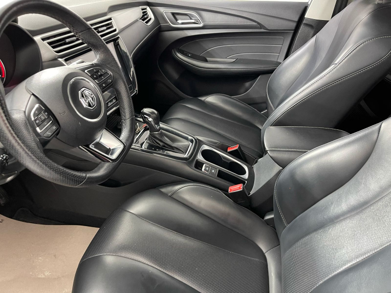 MG MG5 4pts Elegance, 1.5, TA, VE piel, QC, RA-16 2022