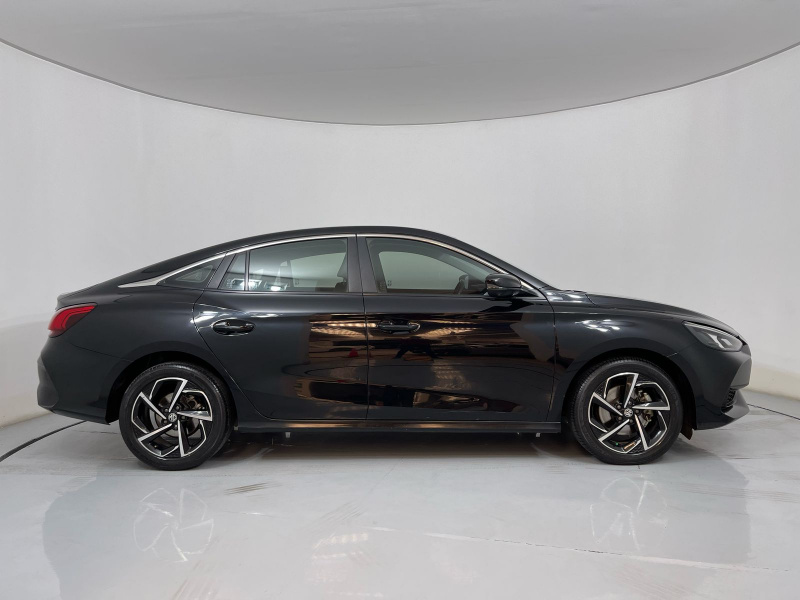 MG GT 4 pts. Excite, 1.5T, TA, piel, RA-17 2022