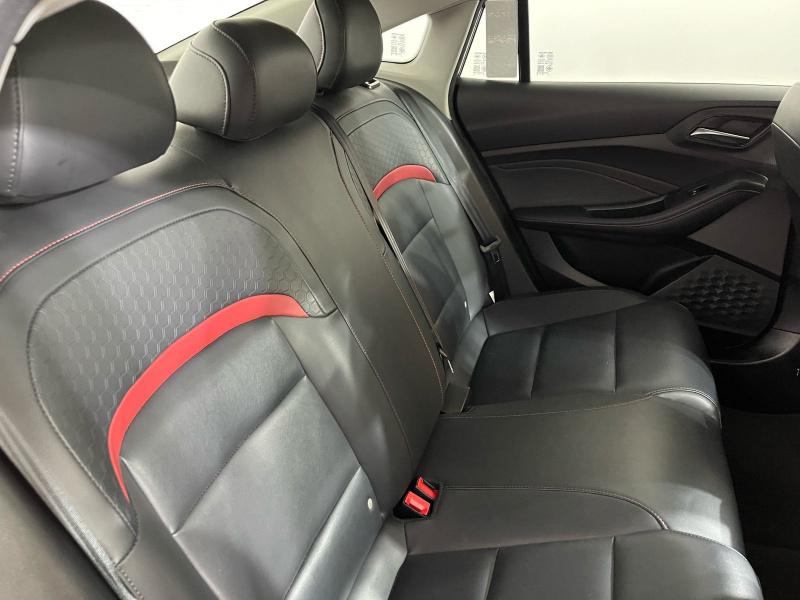 MG GT 4 pts. Excite, 1.5T, TA, piel, RA-17 2022