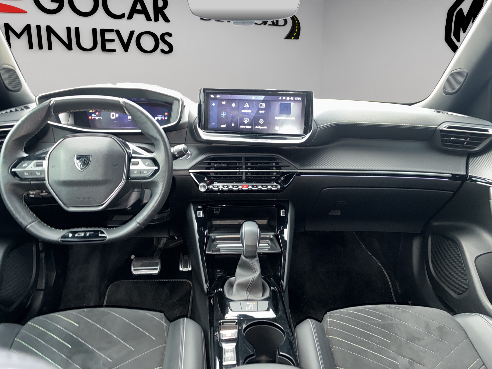 Peugeot 2008  5 pts. GT, 1.2T, TA, piel alcántara, TP, pantalla touch 10 2025