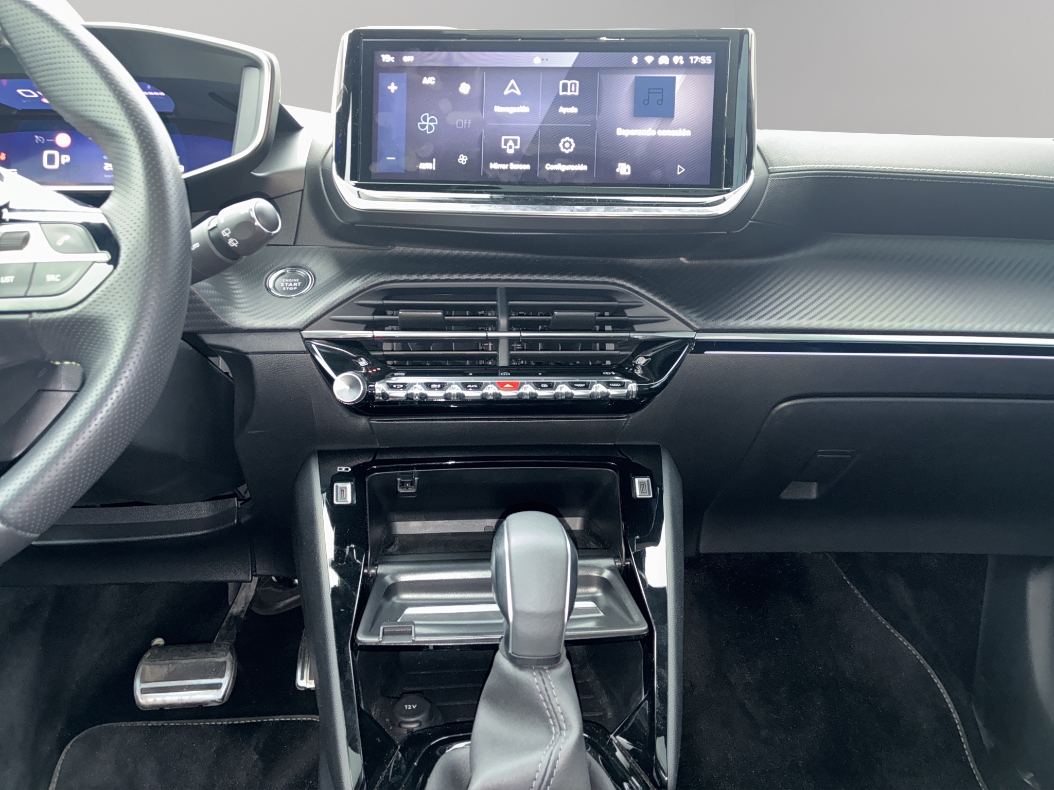 Peugeot 2008  5 pts. GT, 1.2T, TA, piel alcántara, TP, pantalla touch 10 2025