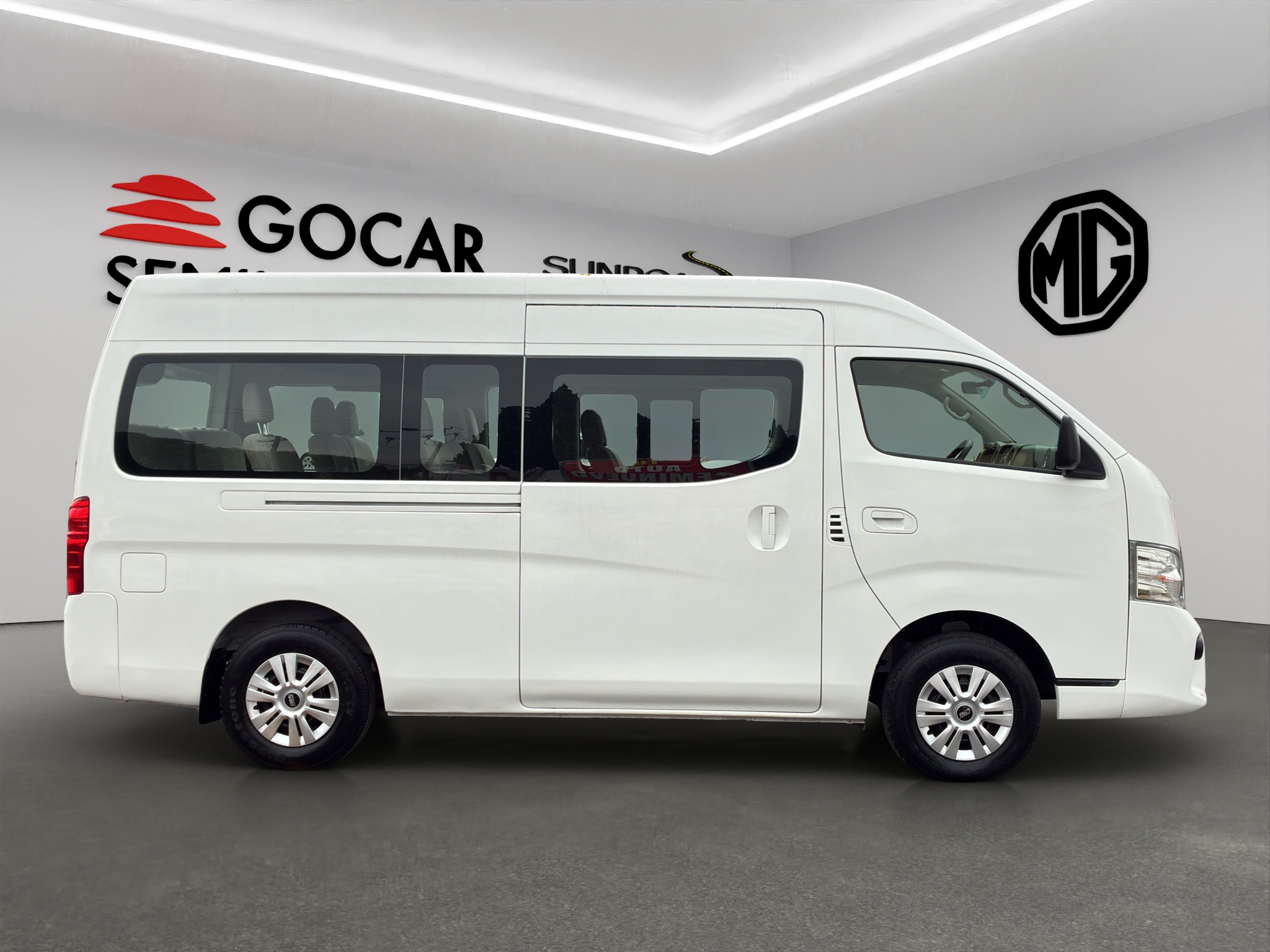 Nissan Comerciales Urvan Panel 4 pts. Amplia, TM5, a/ac. 2020