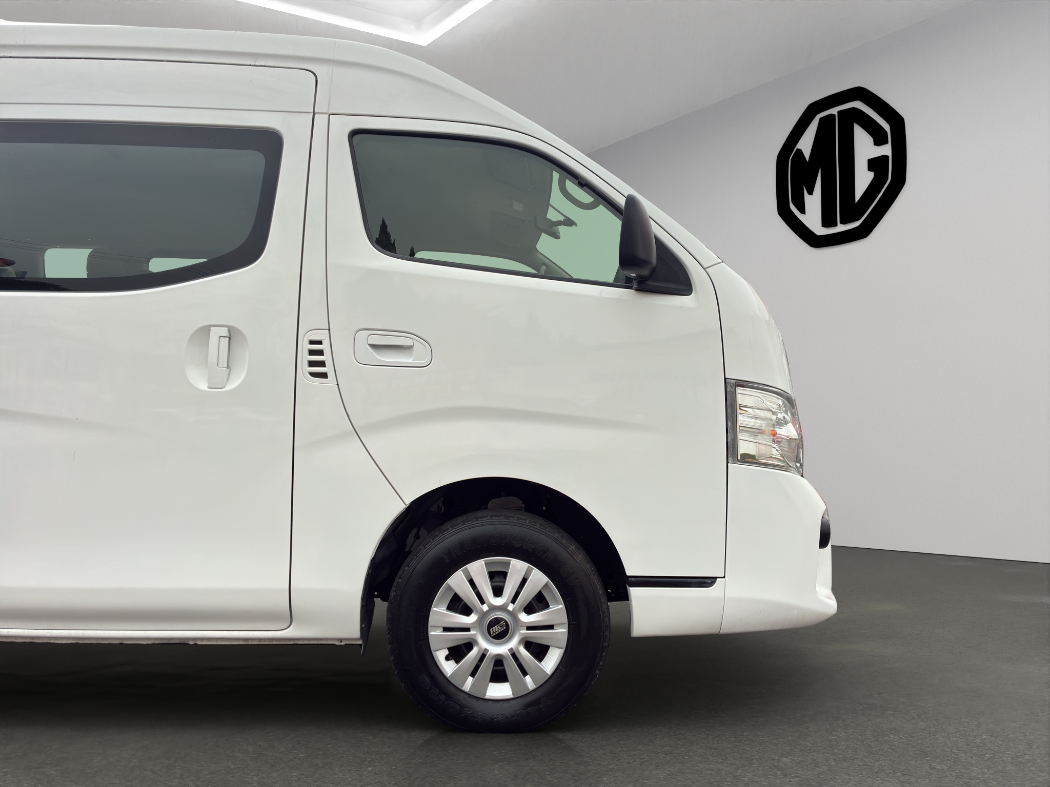 Nissan Comerciales Urvan Panel 4 pts. Amplia, TM5, a/ac. 2020