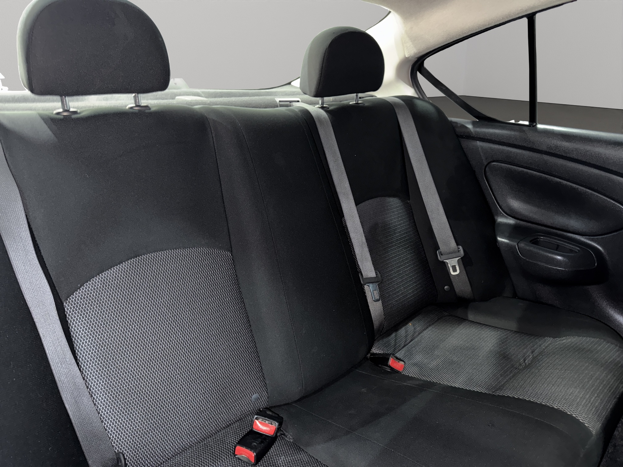 Nissan Versa Frente 15