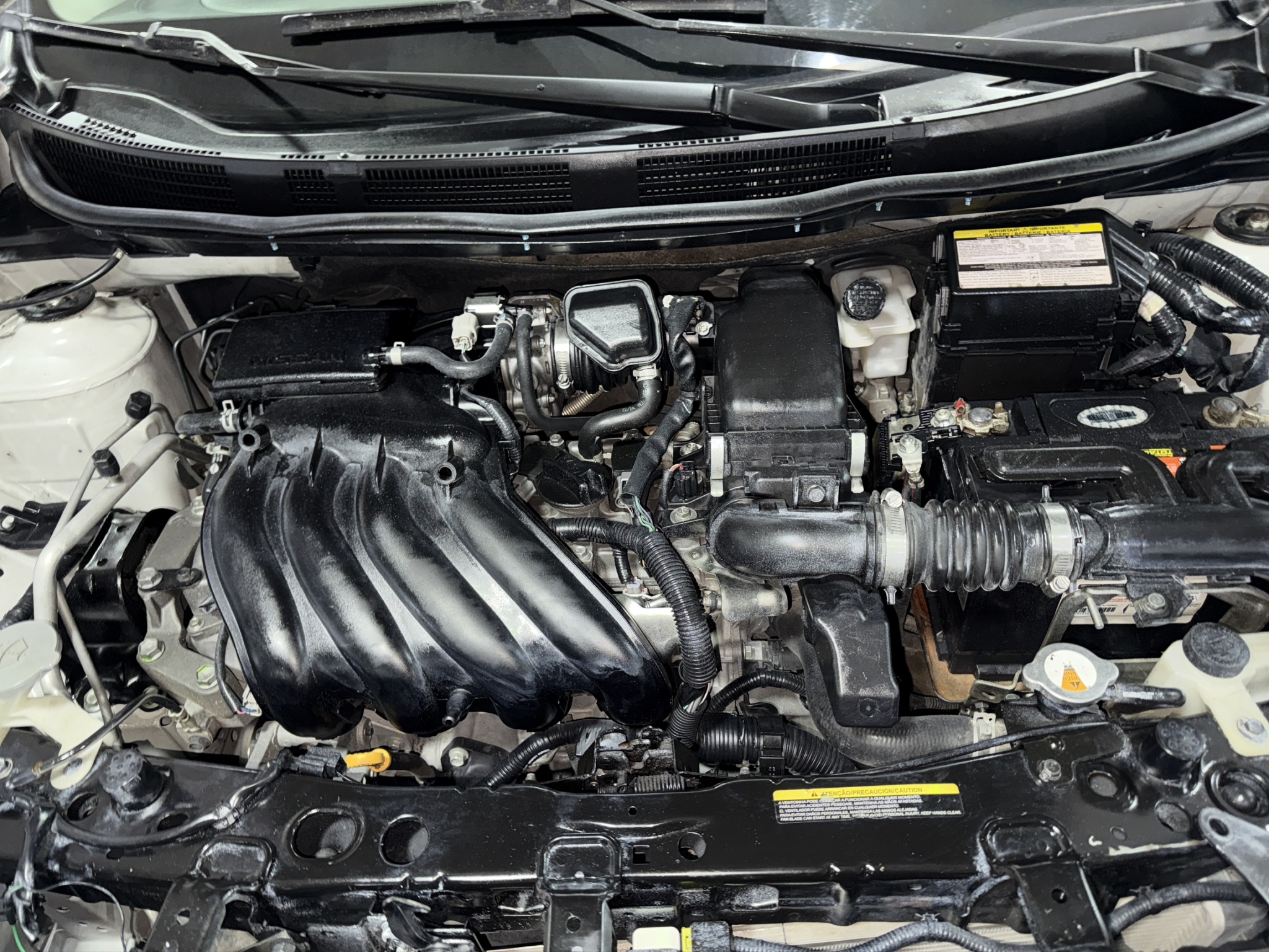 Nissan Versa Frente 17