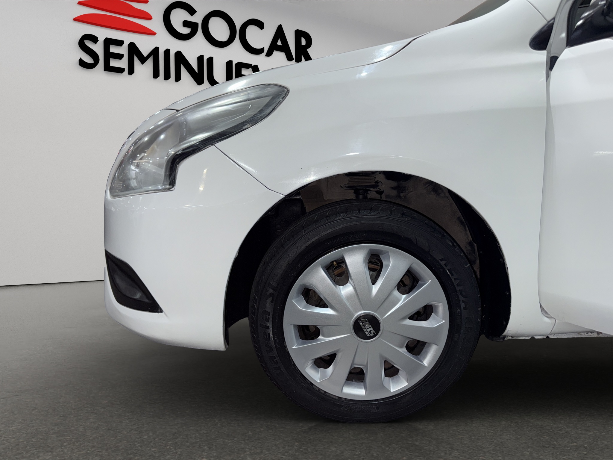 Nissan Versa Asientos 11