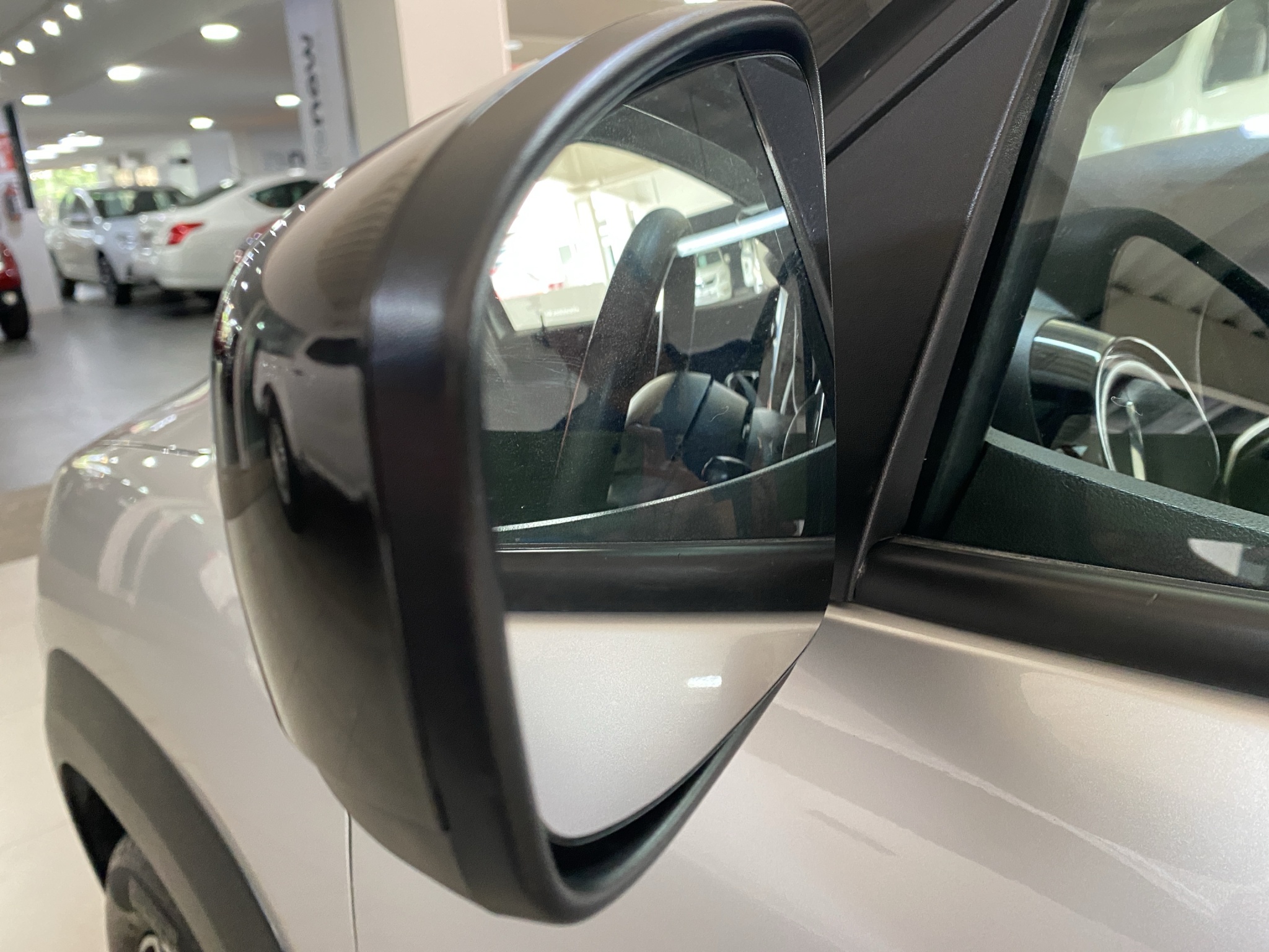 Renault Kwid Lateral izquierdo 30