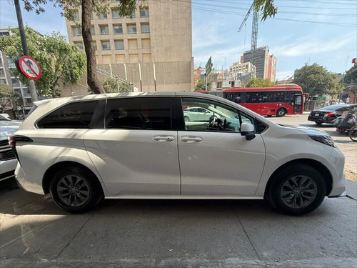TOYOTA SIENNA Lateral izquierdo 7