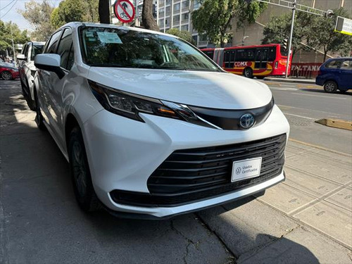 TOYOTA SIENNA Atrás 3