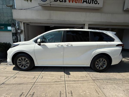 TOYOTA SIENNA Arriba 4