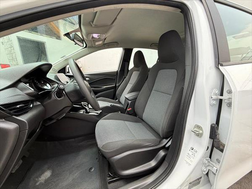 CHEVROLET ONIX Interior 11