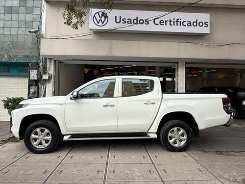 MITSUBISHI L200 Asientos 7