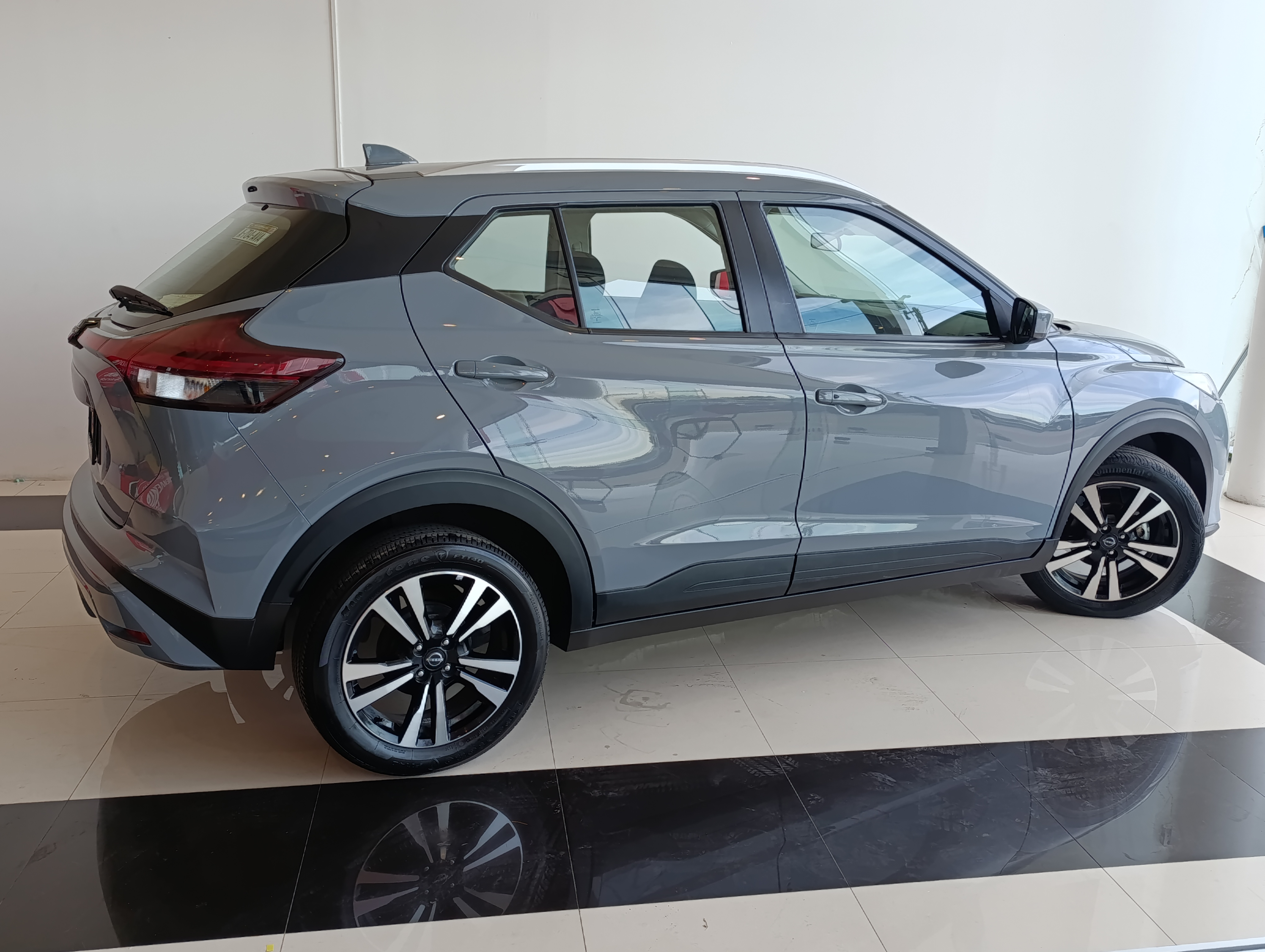 Nissan KICKS PLAY Tablero 21