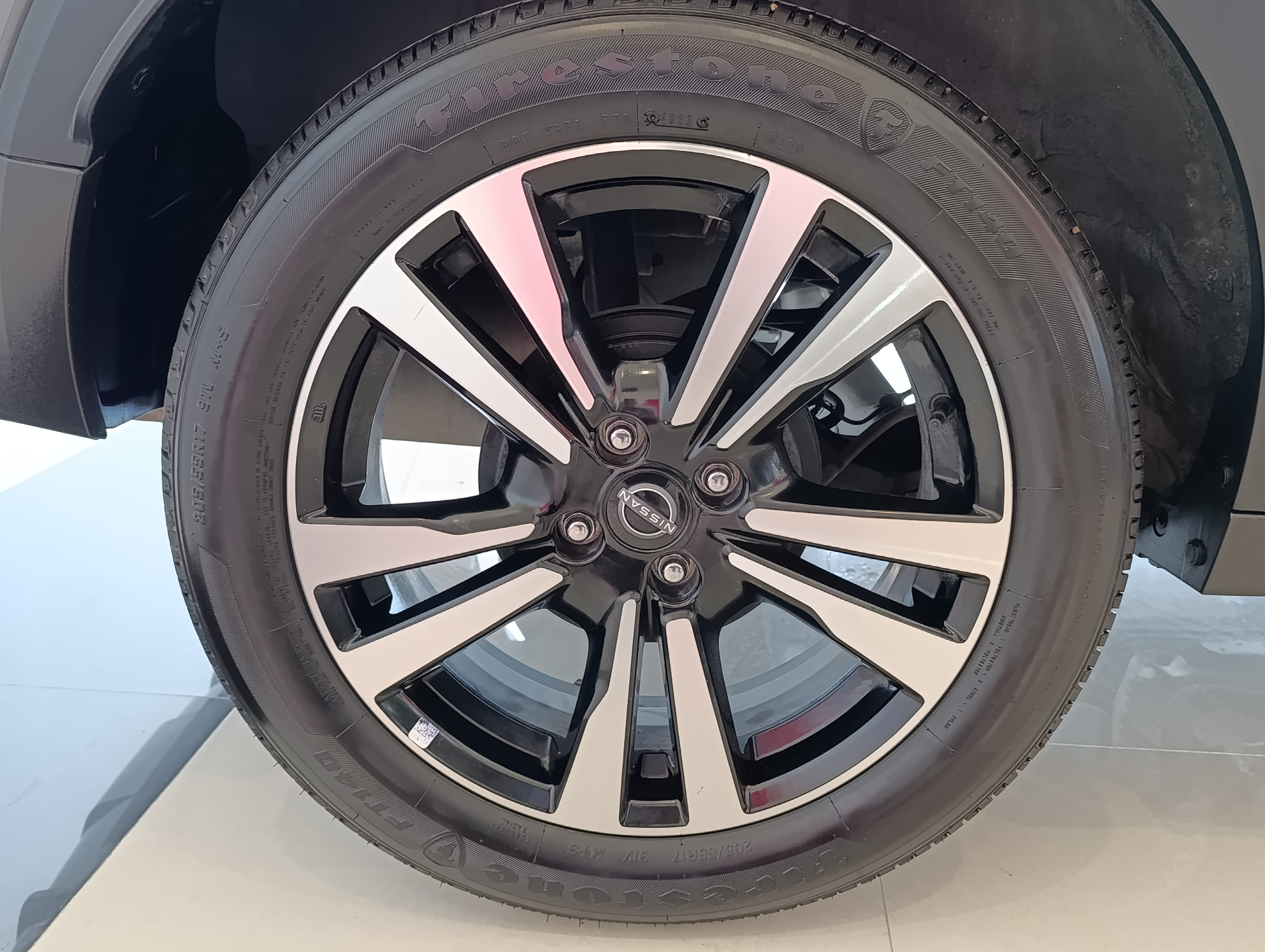 Nissan KICKS PLAY Frente 11