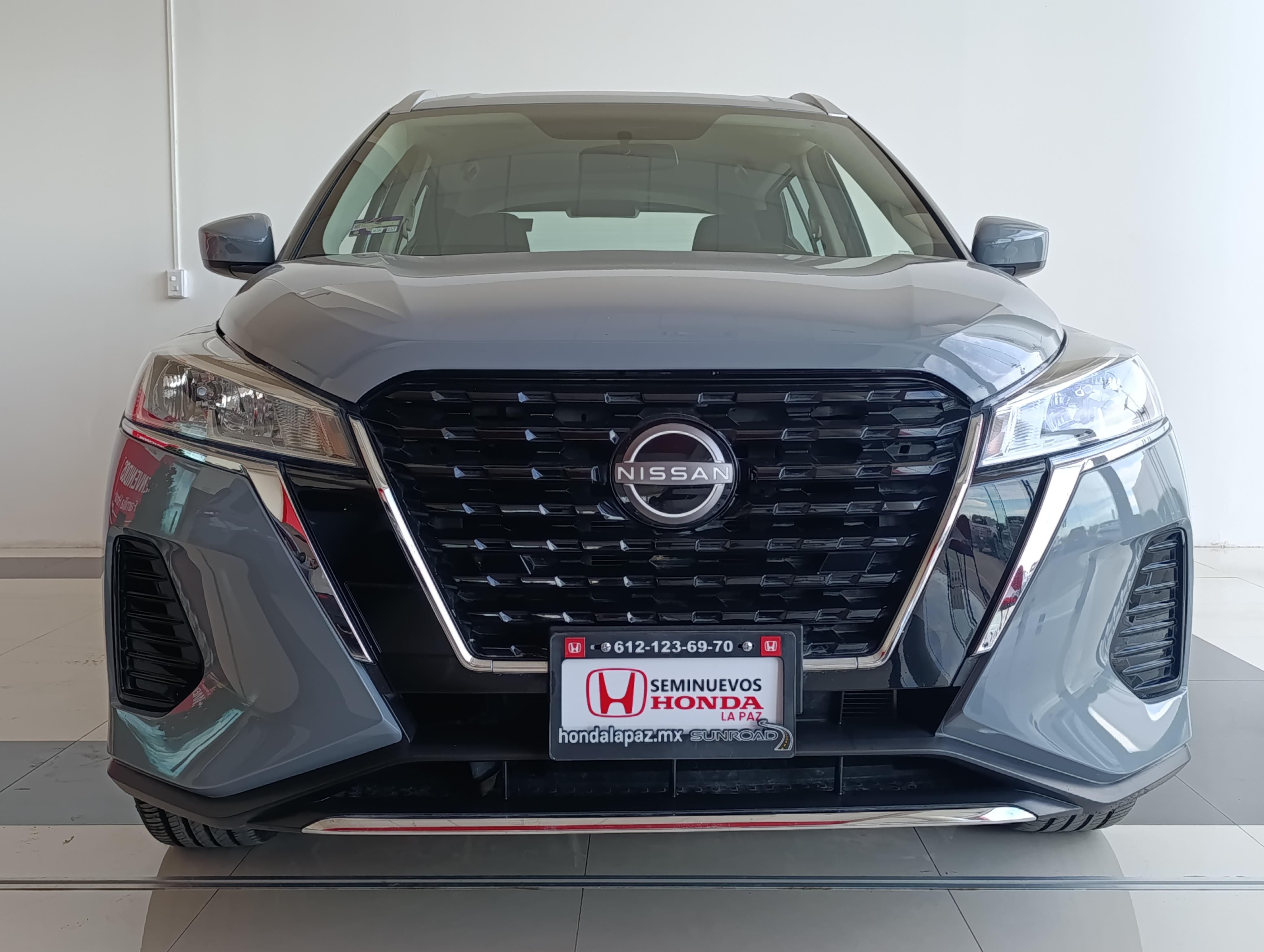 Nissan KICKS PLAY Llantas 2