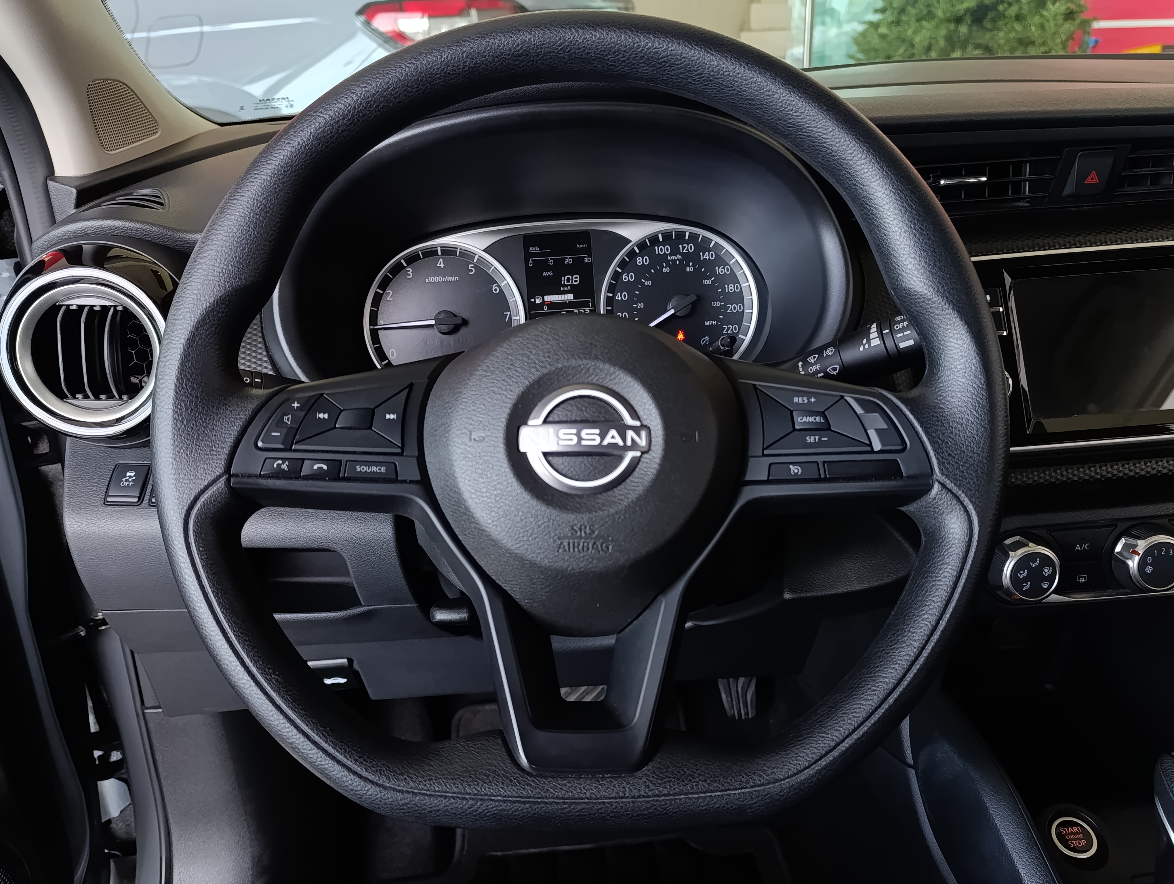 Nissan KICKS PLAY Asientos 10