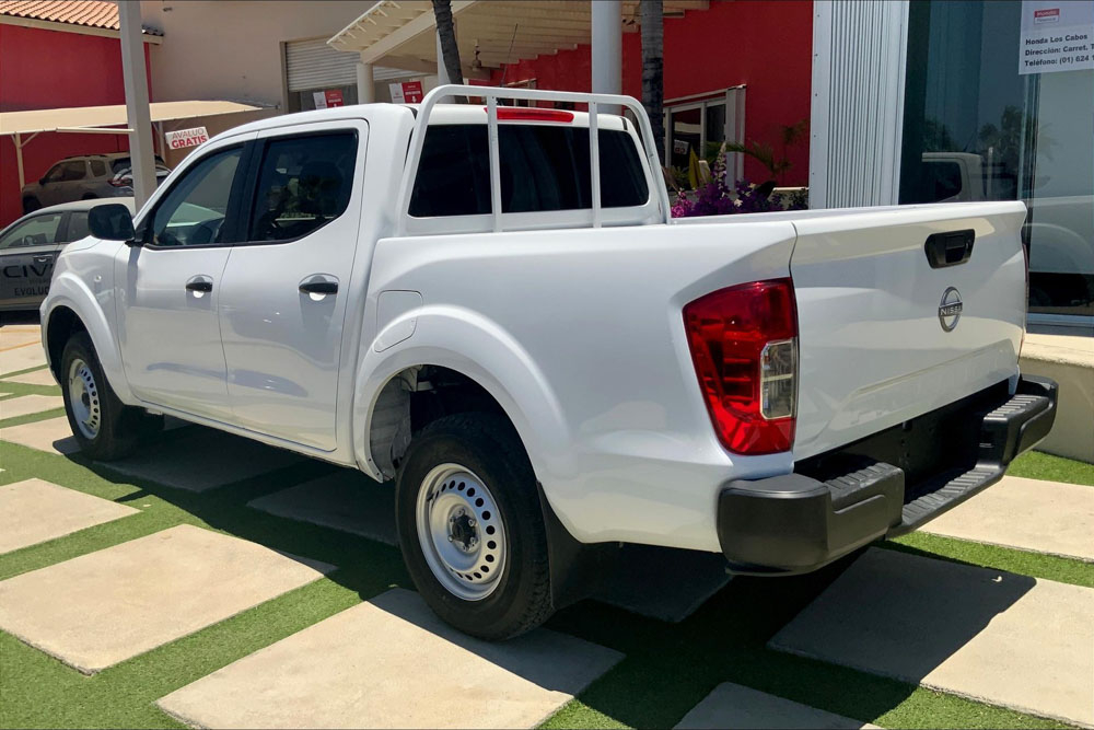Nissan NP 300 FRONTIER Asientos 12