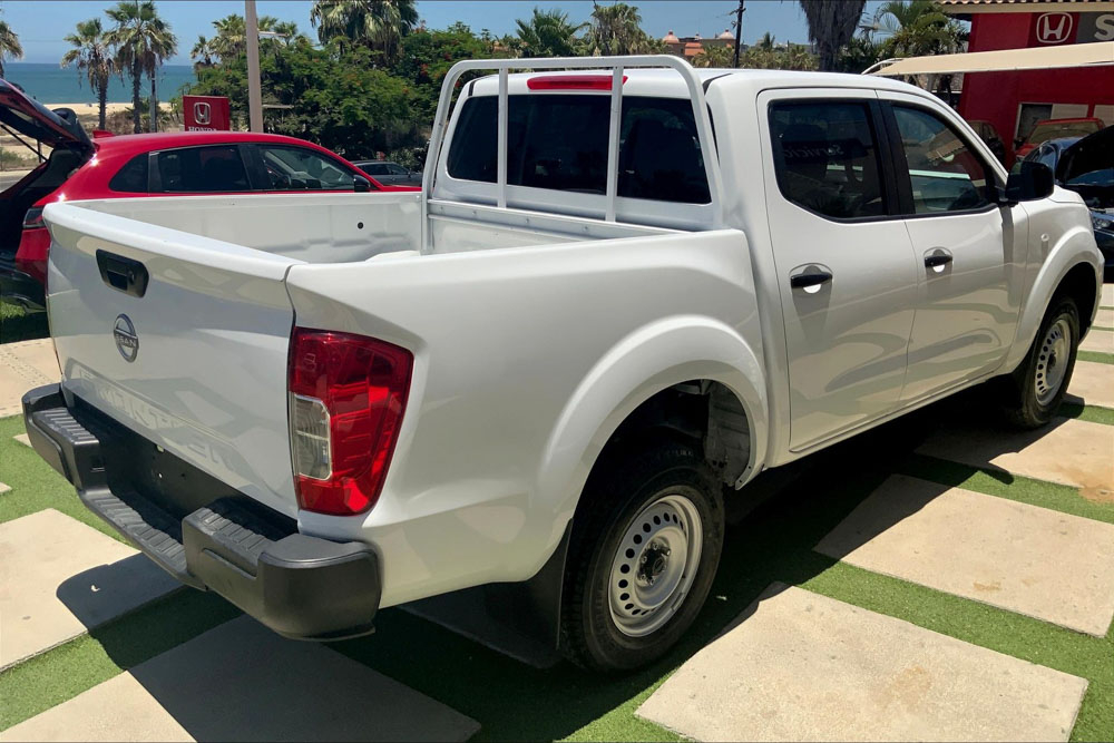 Nissan NP 300 FRONTIER Arriba 10